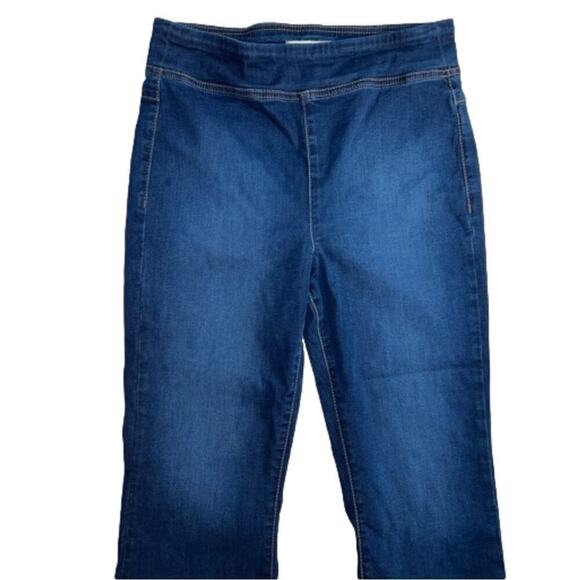 We the Free Dark Wash High Rise Pull On Flare Crop Stretch Jeans Size M - Picture 2 of 8